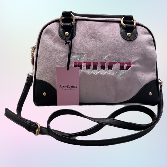 Juicy Couture Handbags - Juicy Couture Light Pink and Black Crossbody Bowling Style Bag 🦋🩷🩵